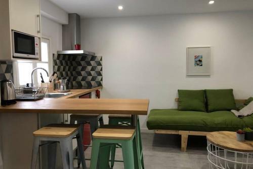 M3 Terrace. Cool Apartment 15 Min Center By Metro