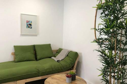 M3 Terrace. Cool Apartment 15 Min Center By Metro