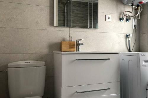 M3 Terrace. Cool Apartment 15 Min Center By Metro