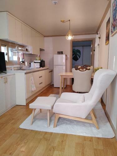 Hostal Twitter Guesthouse