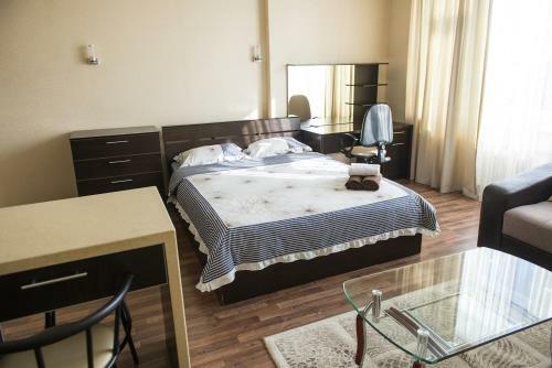 Apartment On Kunayeva 38