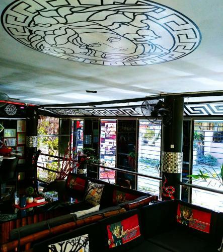 Micky Santoro Hotel & Restaurant