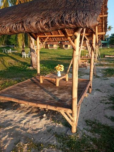 Hotel Hutkins Beach