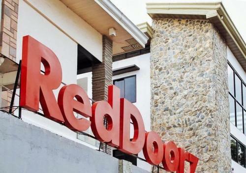 Hotel Reddoorz Hostel @ Beaufront Transient Place Ilocos Sur