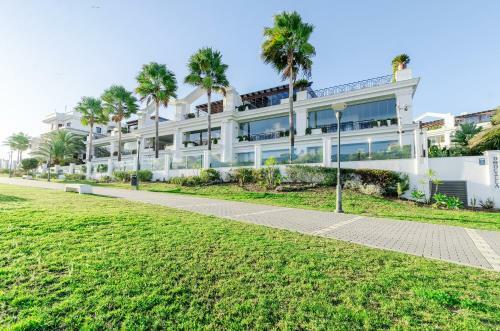 Luxury Apartment Frontal Beach In Doncella Beach