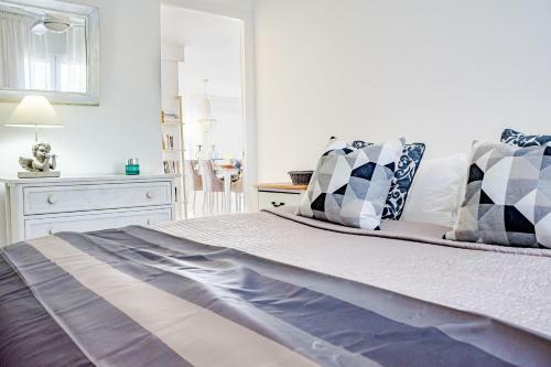 Cp - Modern Beachside Apartment In Estepona