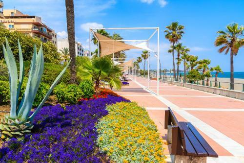 Estepona Seafront Apartment
