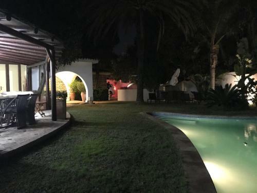 Modern 3 Bed Beach Side Private Villa