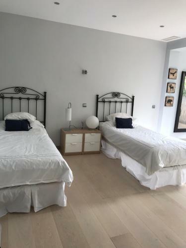 Modern 3 Bed Beach Side Private Villa