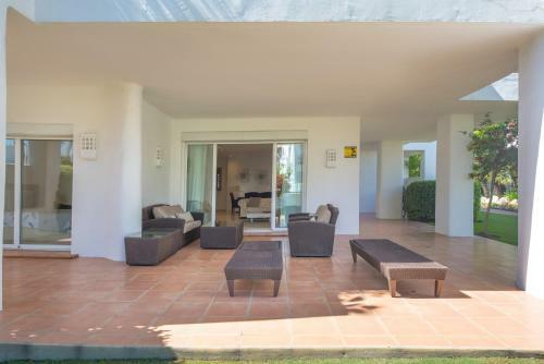 Apartamento Alcazaba Beach, Beach Front Complex In Estepona