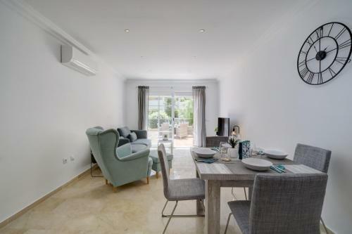 Wonderful Sunny Terrace Apartment (Pa 3-2)