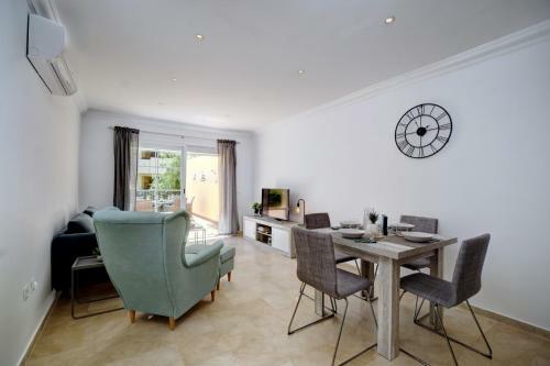 Wonderful Sunny Terrace Apartment (Pa 3-2)