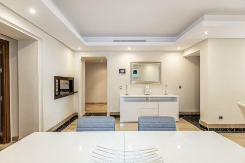 Apartamento Frontline Luxe Apt In Bahia de La Plata Rdr214