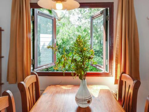 Beautiful Chalet With Swimming Pool In Stegeren