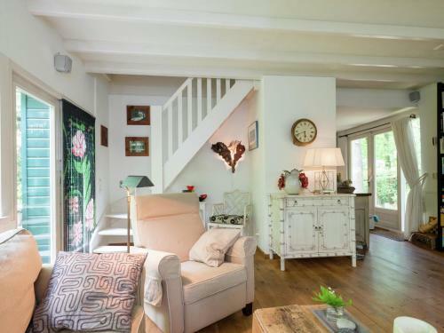 Tranquil Holiday Home In Dalfsen Near River