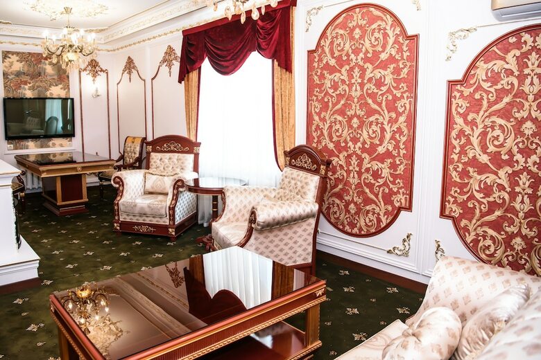 Lion Hotel