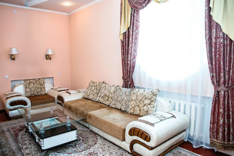 Lion Hotel