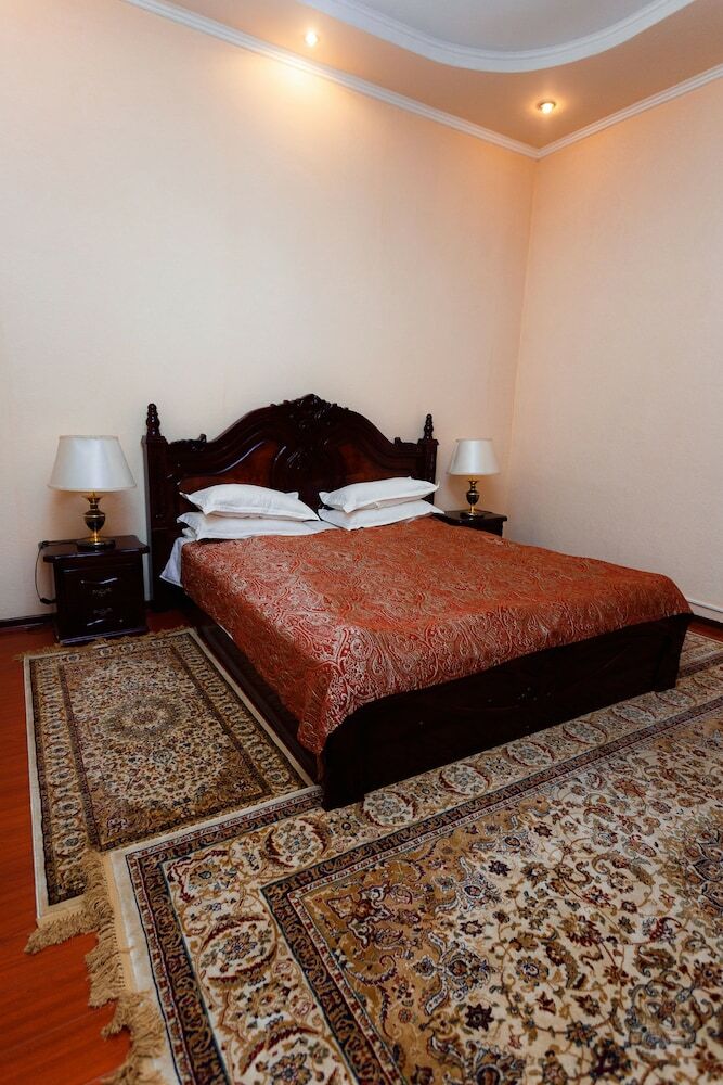 Lion Hotel