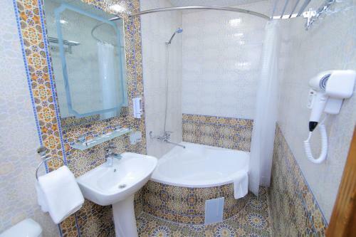 Xadijam Hotel