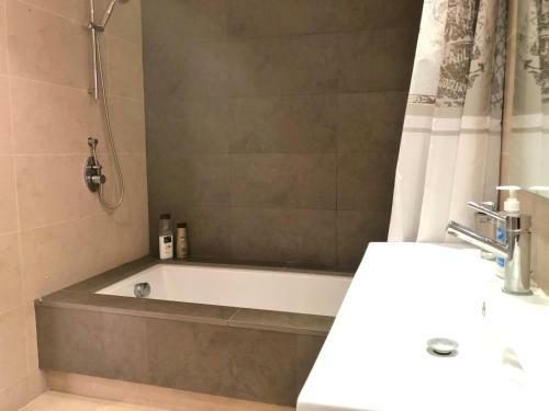 Excellent Holiday Apartment With Pool View