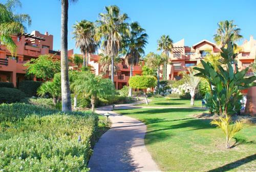 Excellent Holiday Apartment With Pool View
