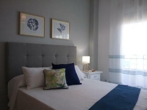 Apartamento En Primera L�nea de Playa. Seis Plazas.