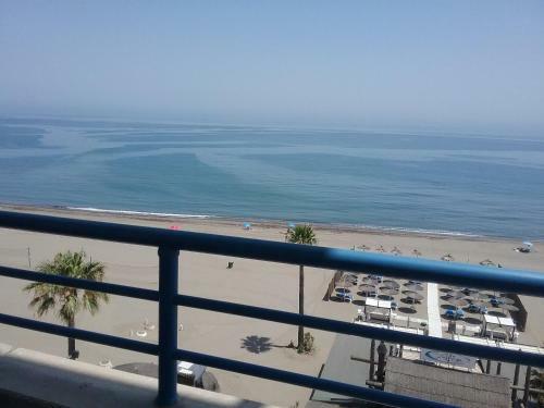 Apartamento En Primera L�nea de Playa. Seis Plazas.