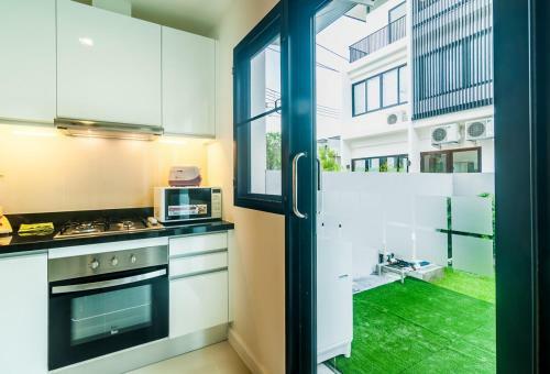 Villa 3bdr Townhouse 800m From Bangtao Beach