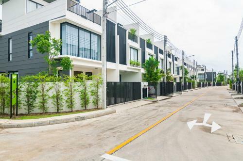 Villa 3bdr Townhouse 800m From Bangtao Beach