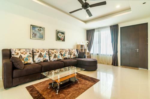 Villa 3bdr Townhouse 800m From Bangtao Beach