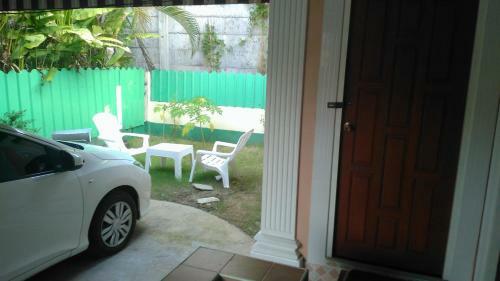 Hostal Studio House Near Tesco & Beach