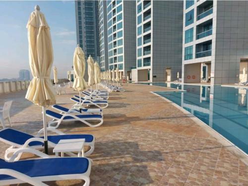 2 Bedroom Luxury Beach Apartment With Full Seaview