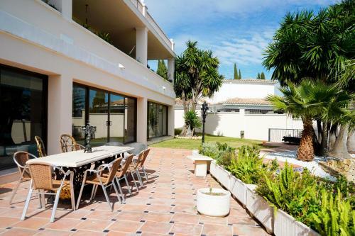 Huge Golf And Spa Mansion 8 Min From Puerto Banus