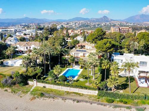 1077 Beach Villa El Paraiso