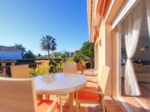 1077 Beach Villa El Paraiso