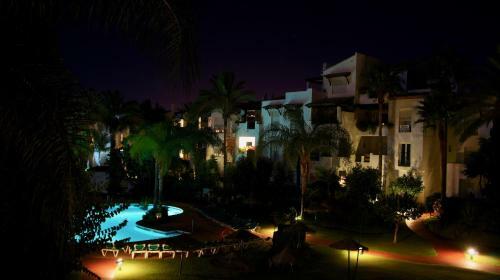 Apartamento Relaxing Beachfront Complex With Swimming Pool In Costalita