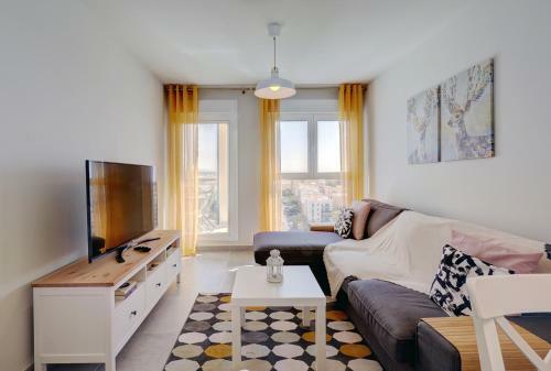 Wonderful Apartment With Lovely Views, Pb 19 4dcha