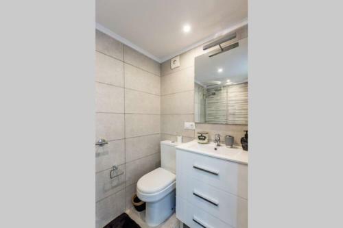 Apartamento First Line Beach Penthouse In Estepona With Great Views