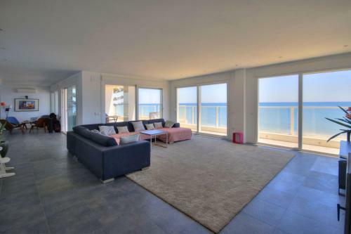Beachside Villa Estepona