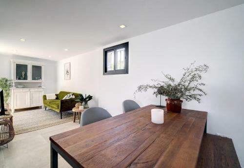 Renovated Townhouse San Roque 85