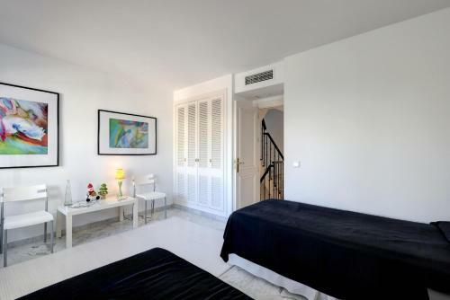 Frontline Paradise Townhouse