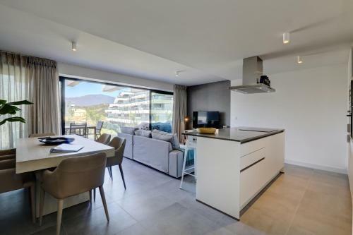 Oasis 325 - Luxury Apartments