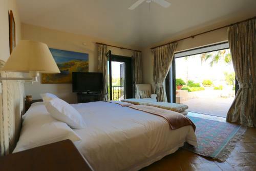 Las Ranas Casasola Beach Villa 15pax
