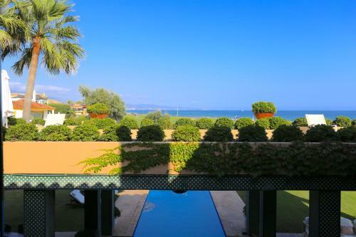 Las Ranas Casasola Beach Villa 15pax