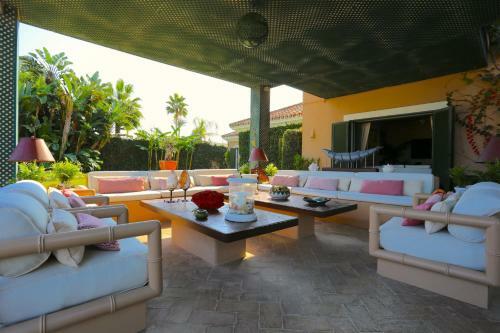 Las Ranas Casasola Beach Villa 15pax