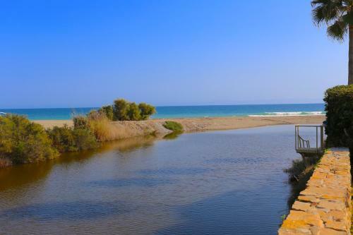 Las Ranas Casasola Beach Villa 15pax