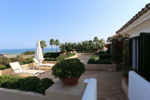 Las Ranas Casasola Beach Villa 15pax