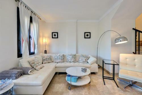 Spacious Penthouse Stunning Views