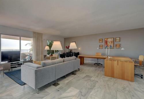 Apartment Boulevard 304