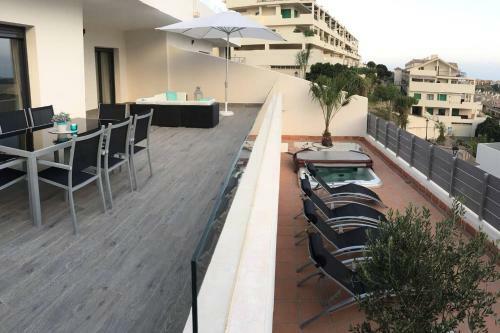Modern Apartment With View To Gibraltar + Jacuzzi